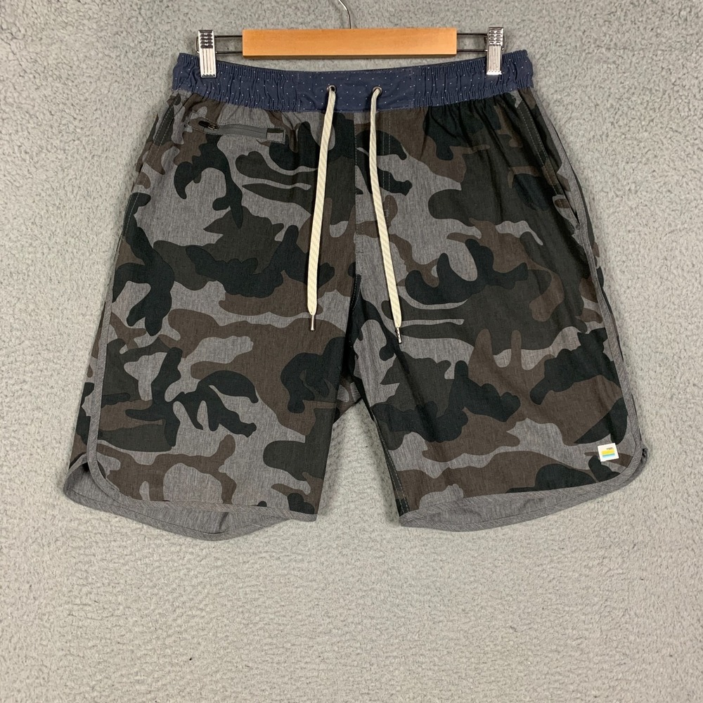 Vuori Banks Shorts Men's Medium Grey Camo Print V Cycled Stretch Woven Training